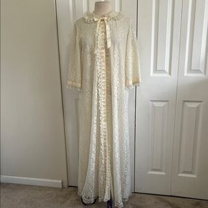 Odette Barsa Vintage 50’s/60’s Budoir Retro Lace Ivory Full Length Robe